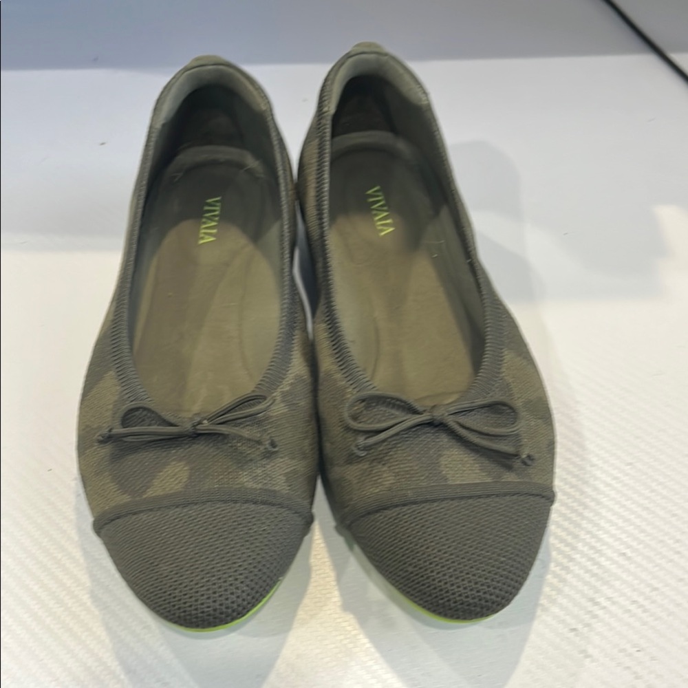 Vivaia almond toe (Tiana) flats 39